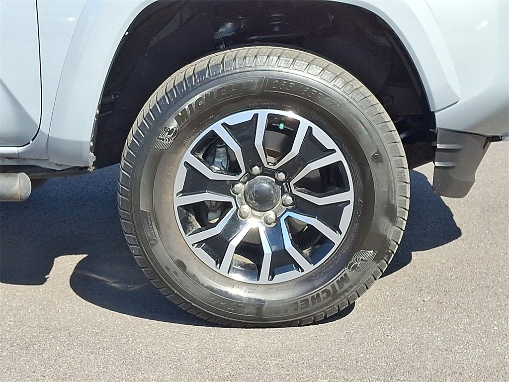 2021 Toyota Tacoma TRD Sport photo 9