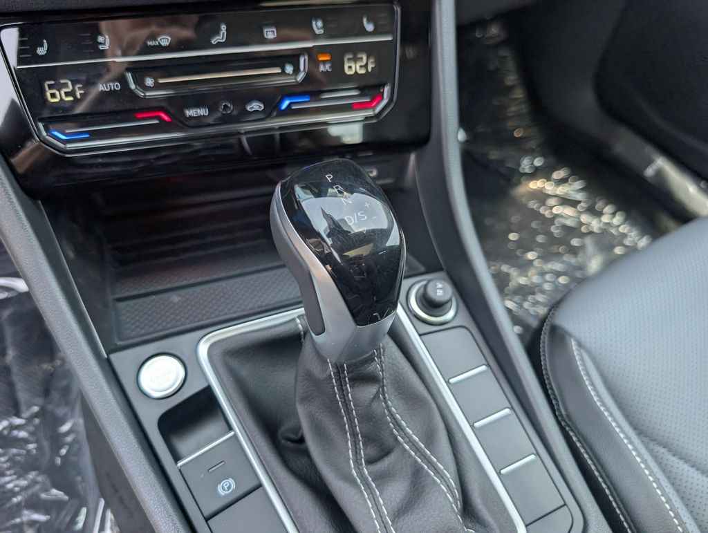 2025 Volkswagen Jetta 1.5T SEL photo 12