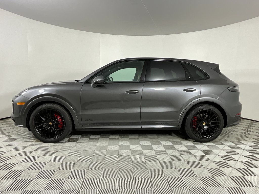 2022 Porsche Cayenne GTS photo 2