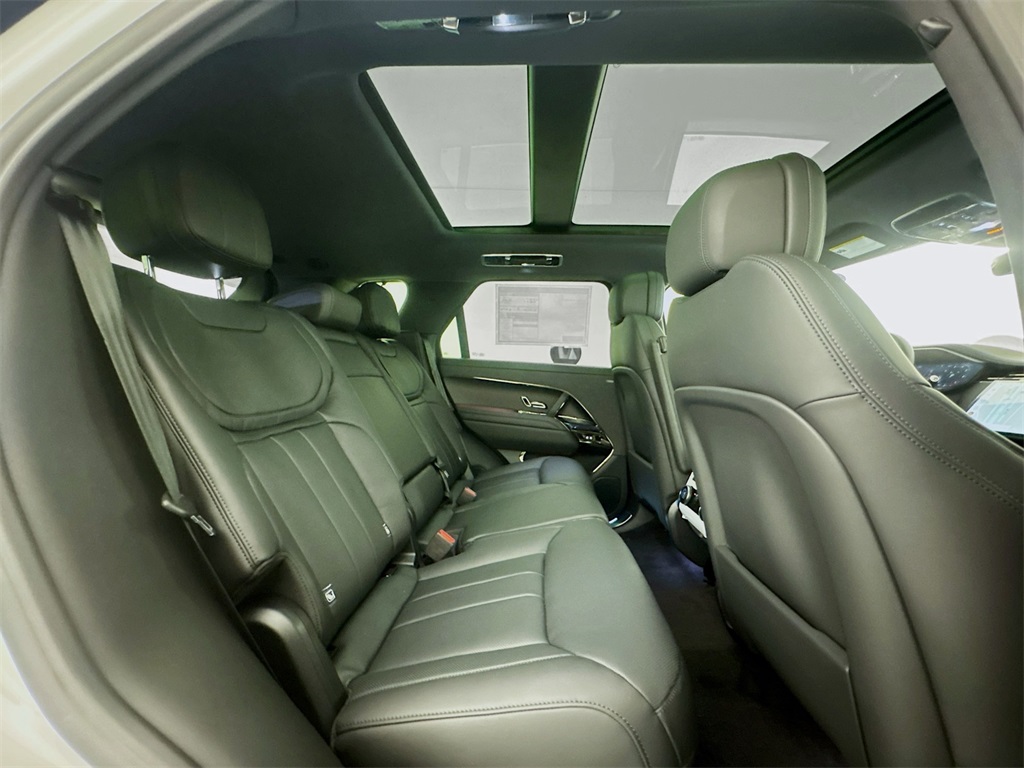 2025 Land Rover Range Rover Sport SE photo 18