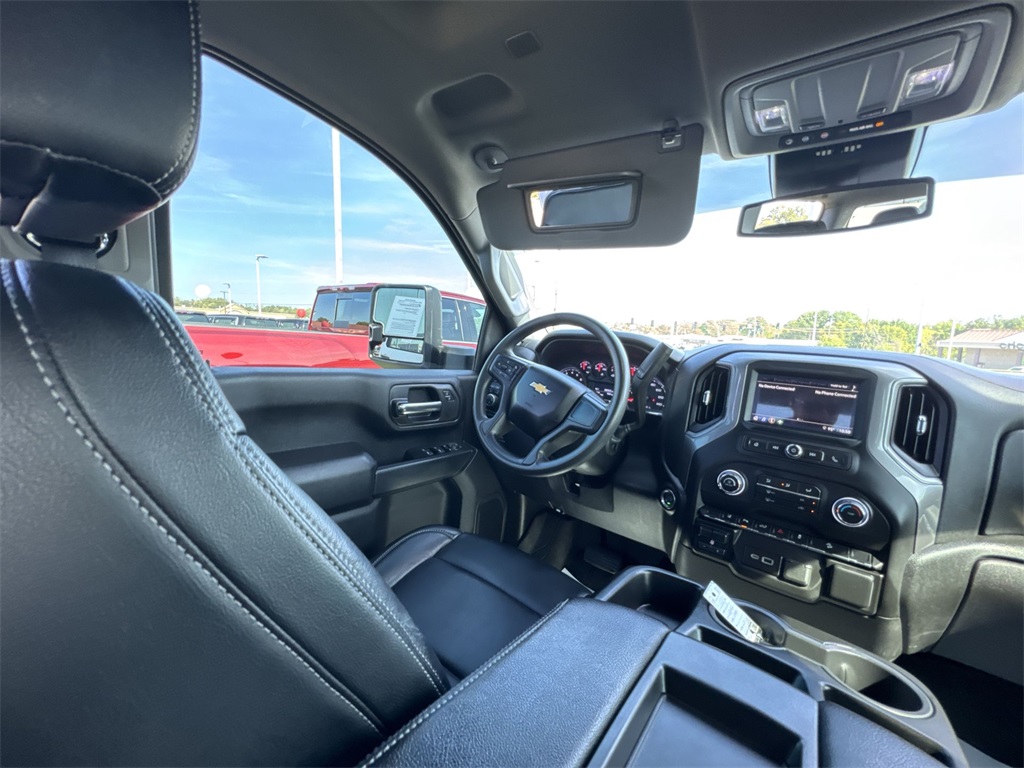2024 Chevrolet Silverado 2500HD Custom photo 15