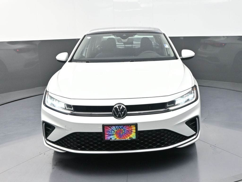 2025 Volkswagen Jetta 1.5T SE photo 2
