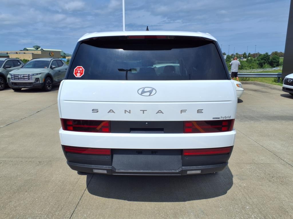 2026 Hyundai Santa Fe SE photo 4