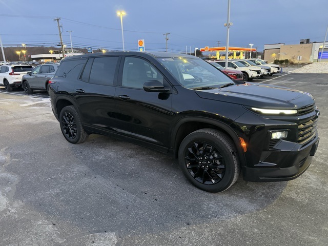 2024 Chevrolet Traverse LS's photo