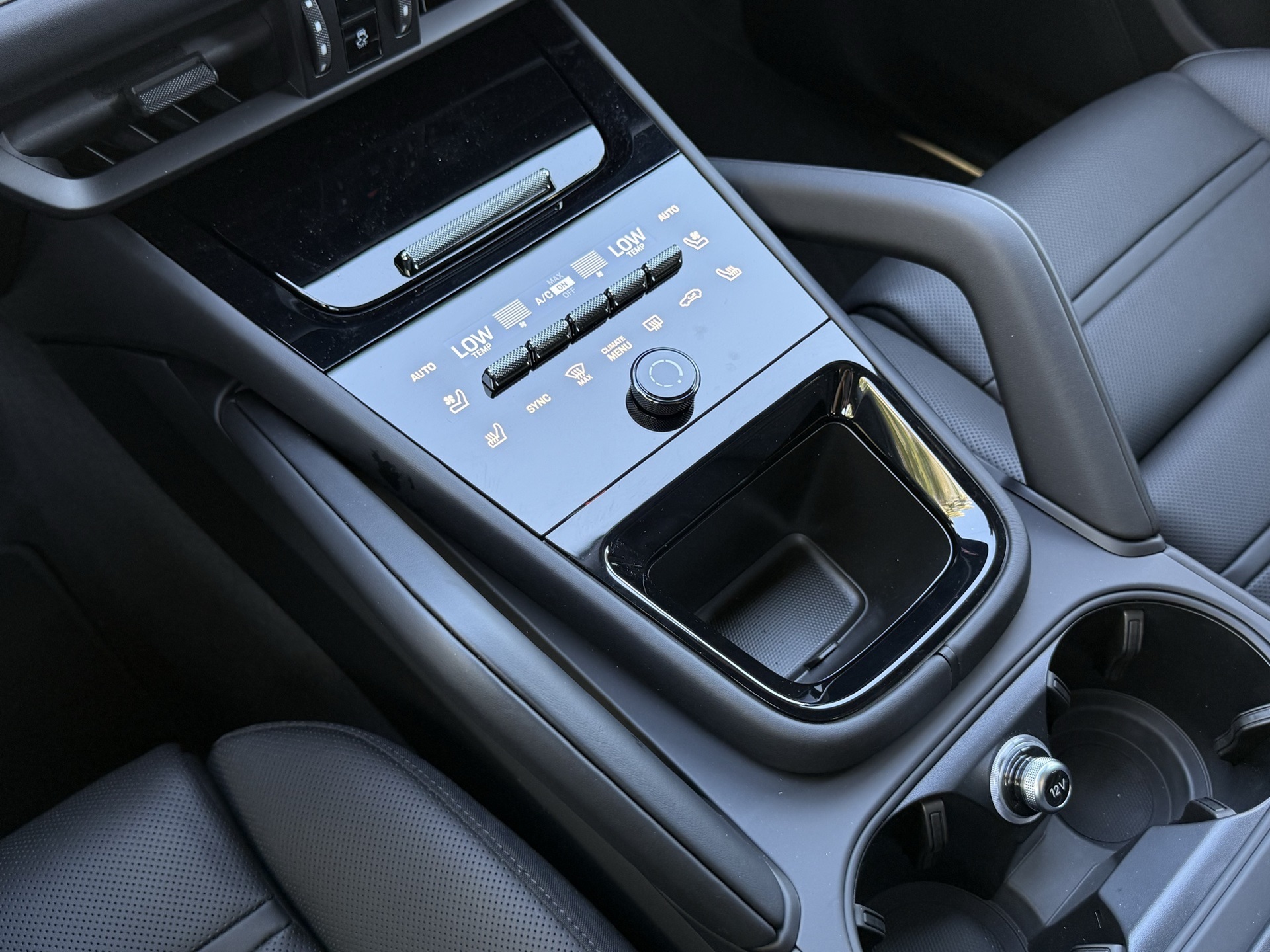 2025 Porsche Cayenne E-Hybrid Coupe photo 18