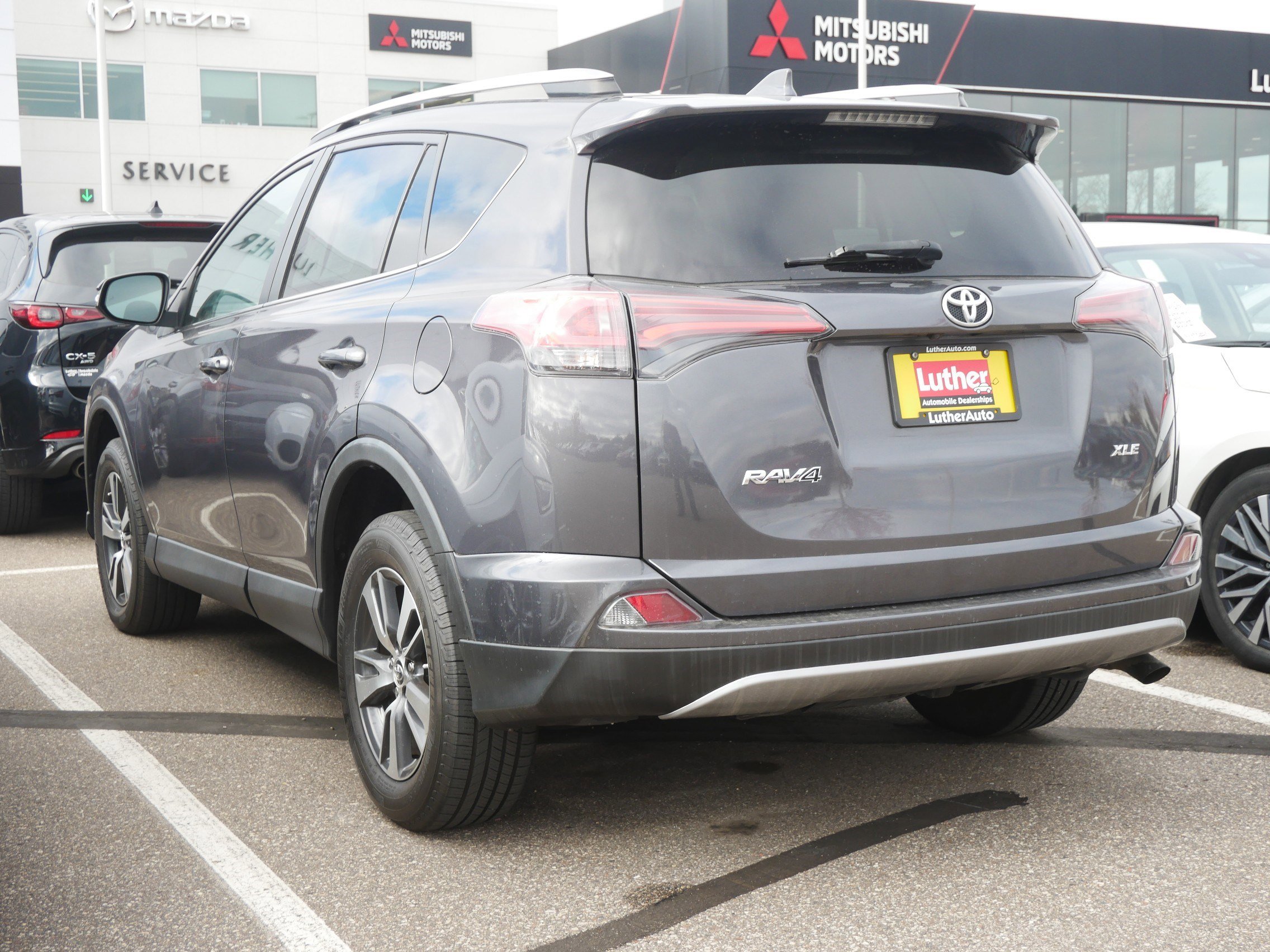 2018 Toyota RAV4 XLE photo 4