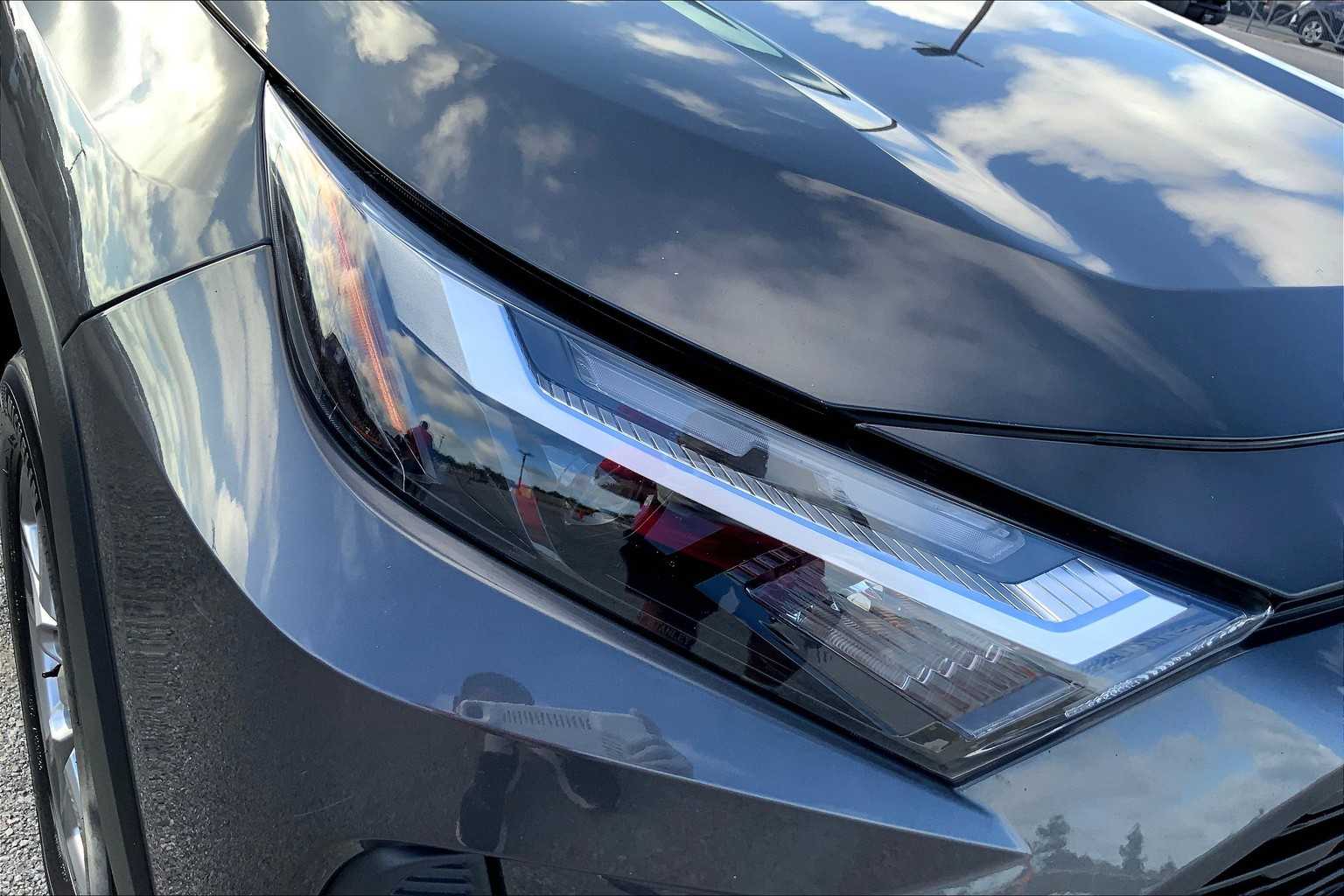 2023 Toyota RAV4 XLE photo 26