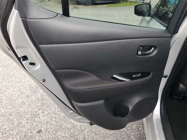 2022 Nissan Leaf SV Plus photo 27