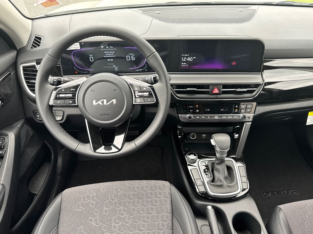2025 Kia Seltos S photo 22