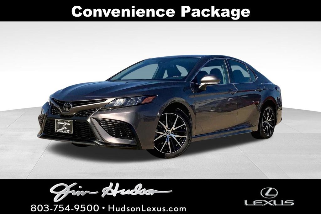 2022 Toyota Camry SE