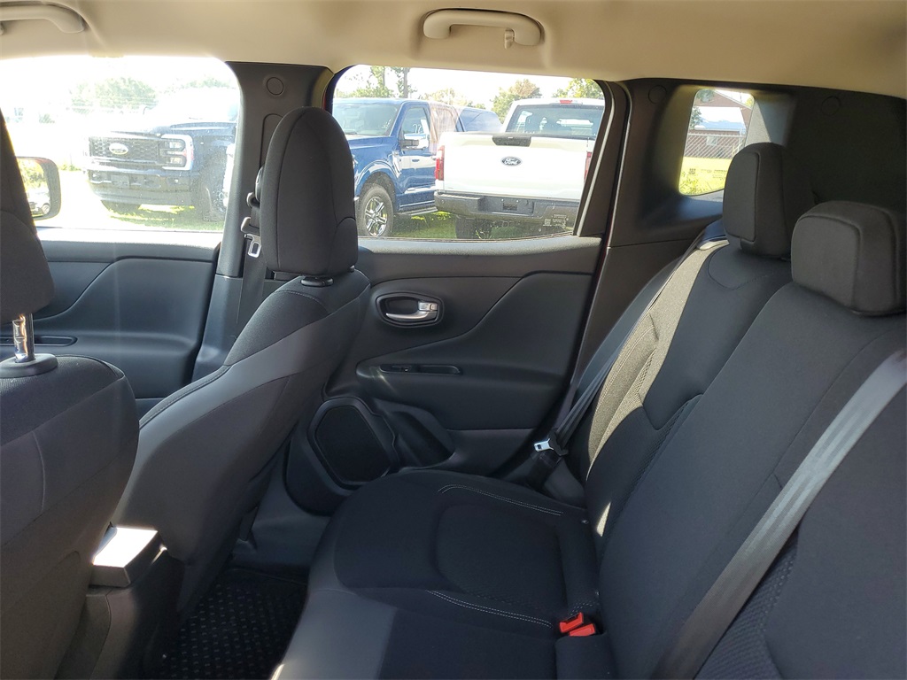 2023 Jeep Renegade Latitude photo 29