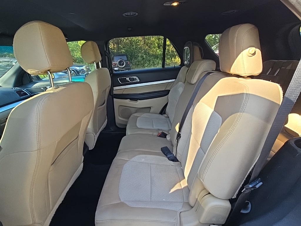 2017 Ford Explorer XLT photo 14