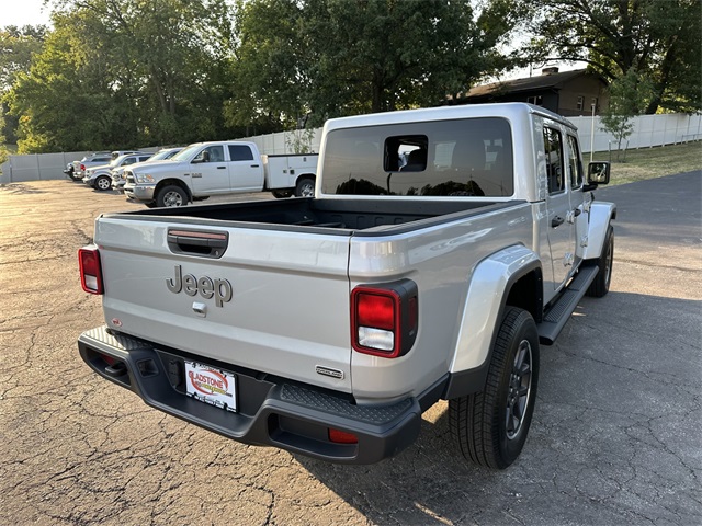 2023 Jeep Gladiator Overland photo 6