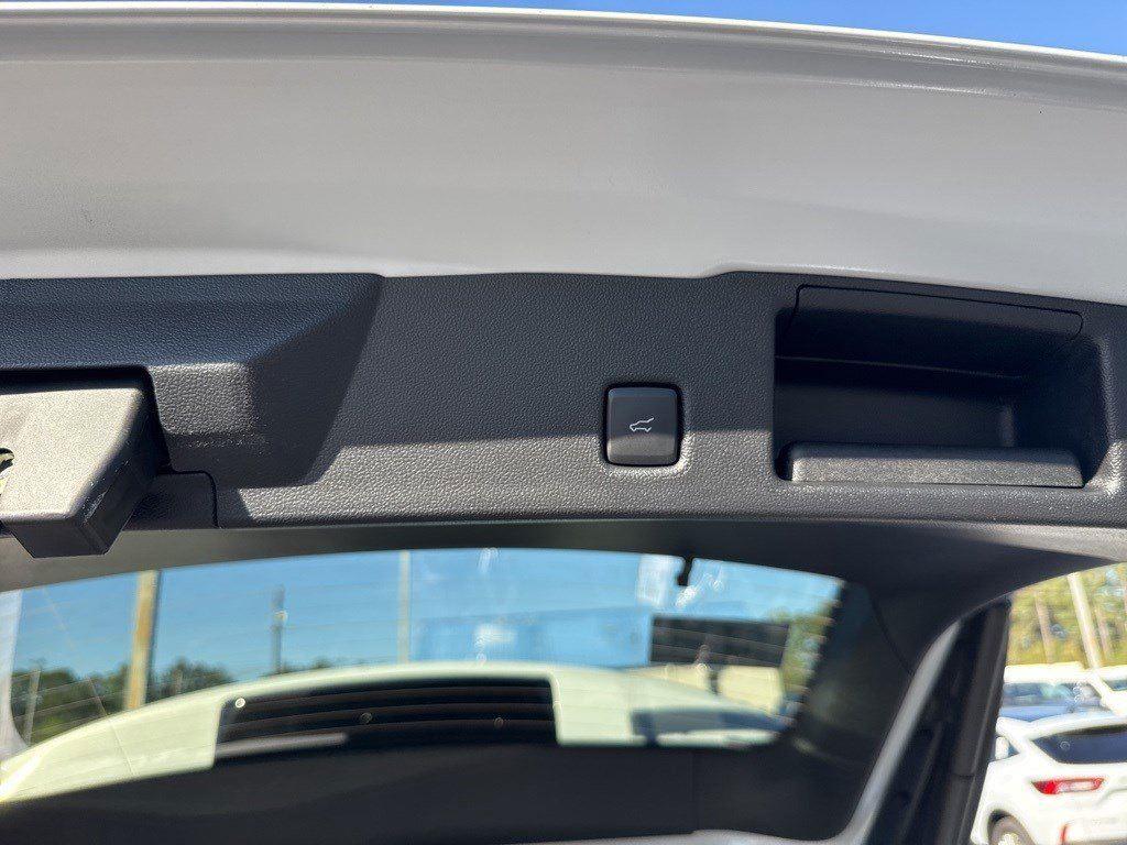 2025 Ford Escape Plug-In Hybrid photo 7