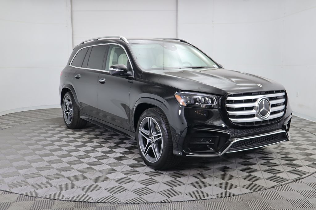 2025 Mercedes Benz GLS 450 4MATIC photo 2