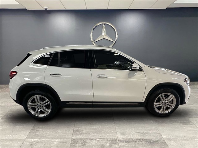 2021 Mercedes Benz GLA 250 4MATIC photo 2