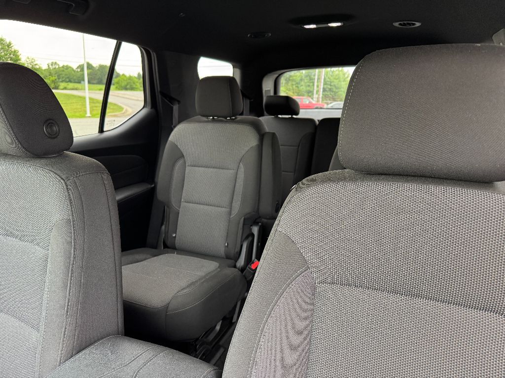 2023 Chevrolet Traverse Cloth photo 15