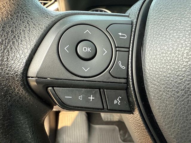 2022 Toyota RAV4 LE photo 27