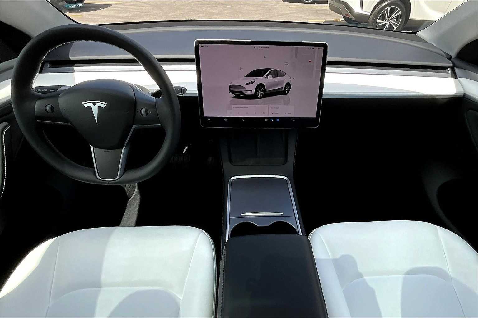 2024 Tesla Model Y Long Range photo 14