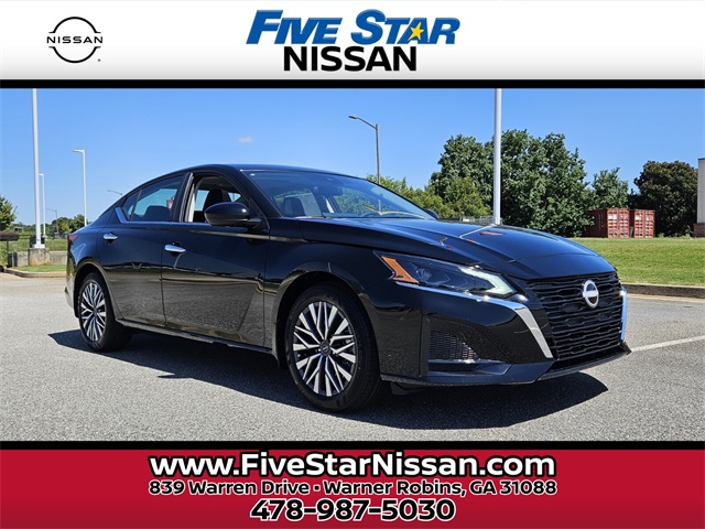 2025 Nissan Altima SV's photo