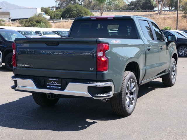 2025 Chevrolet Silverado 1500 LT photo 2