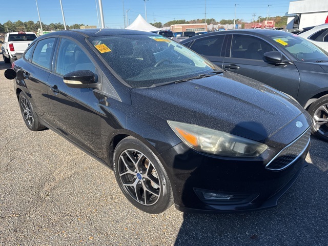 2017 Ford Focus SEL photo 4