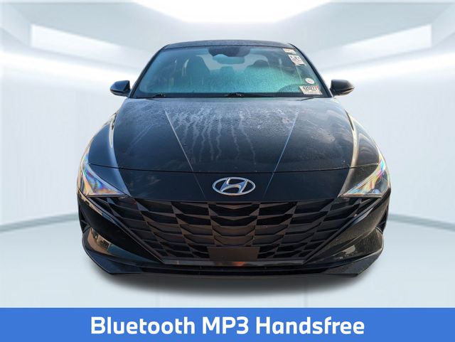 2022 Hyundai Elantra SEL Convenience photo 2