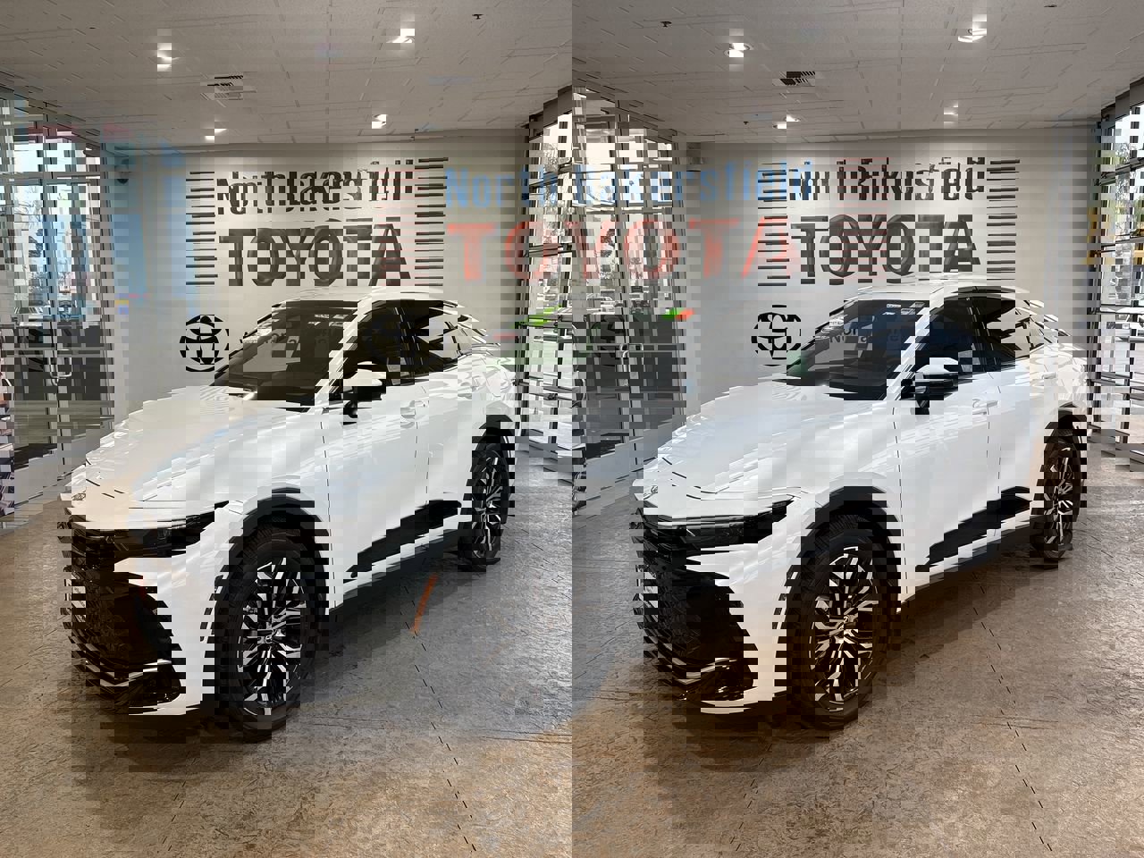 2025 Toyota Crown XLE's photo