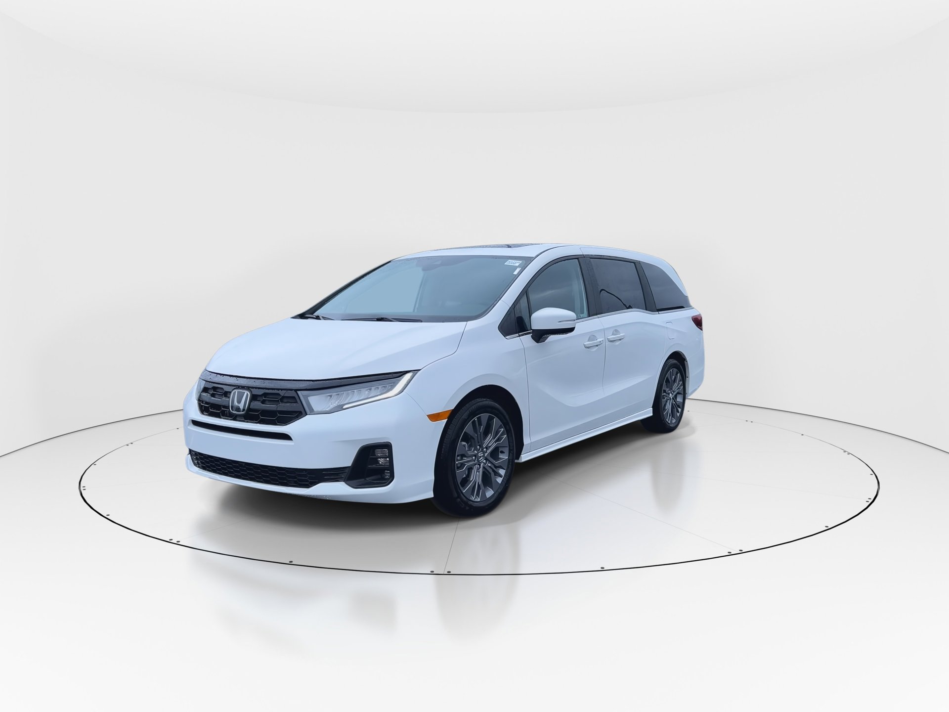 2026 Honda Odyssey Touring photo 3