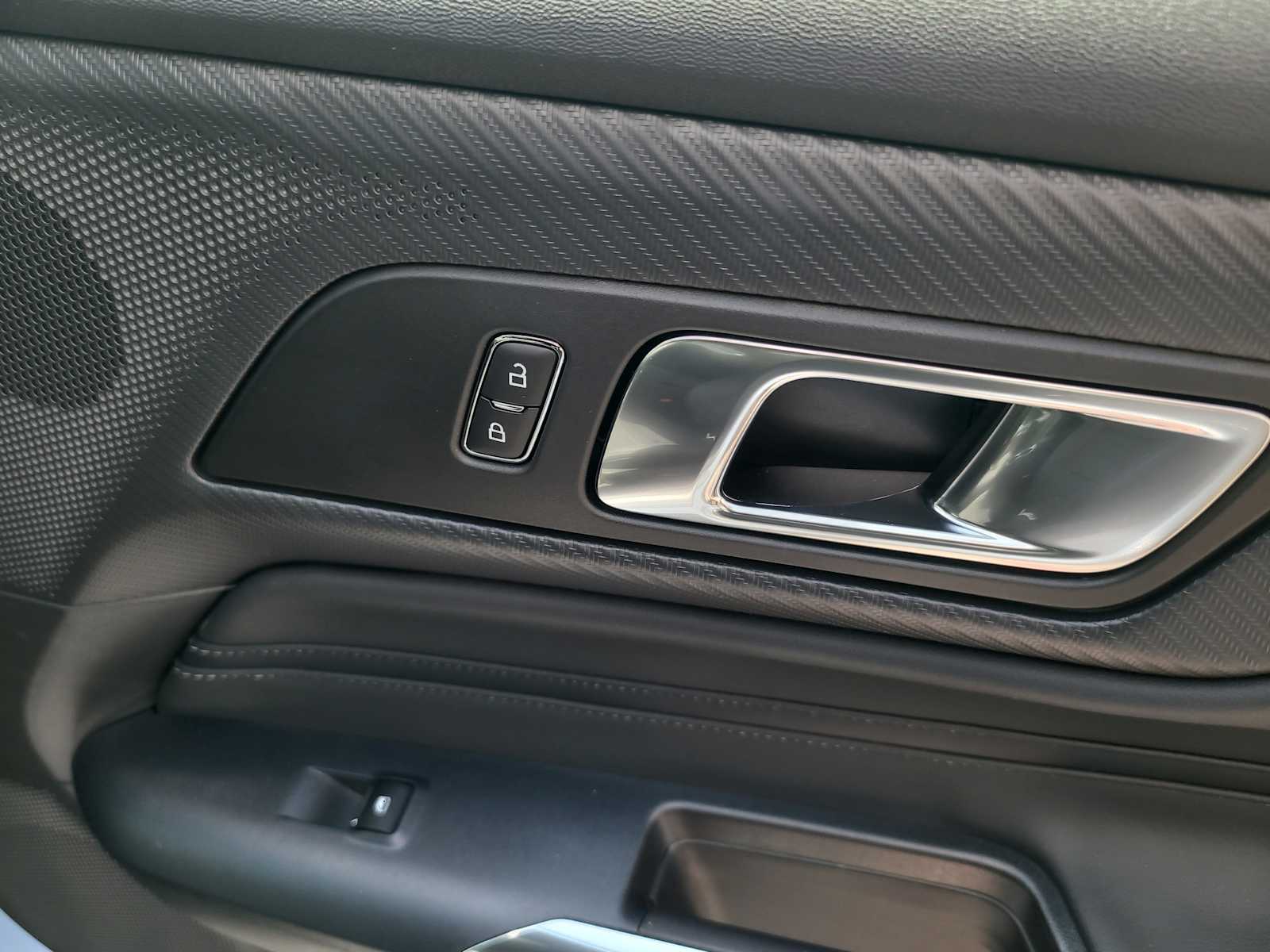 2025 Ford Mustang GT Premium photo 26