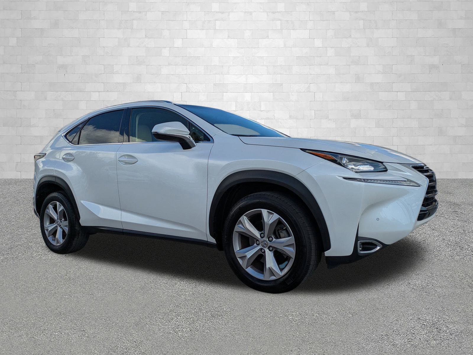 2017 Lexus NX 200t's photo