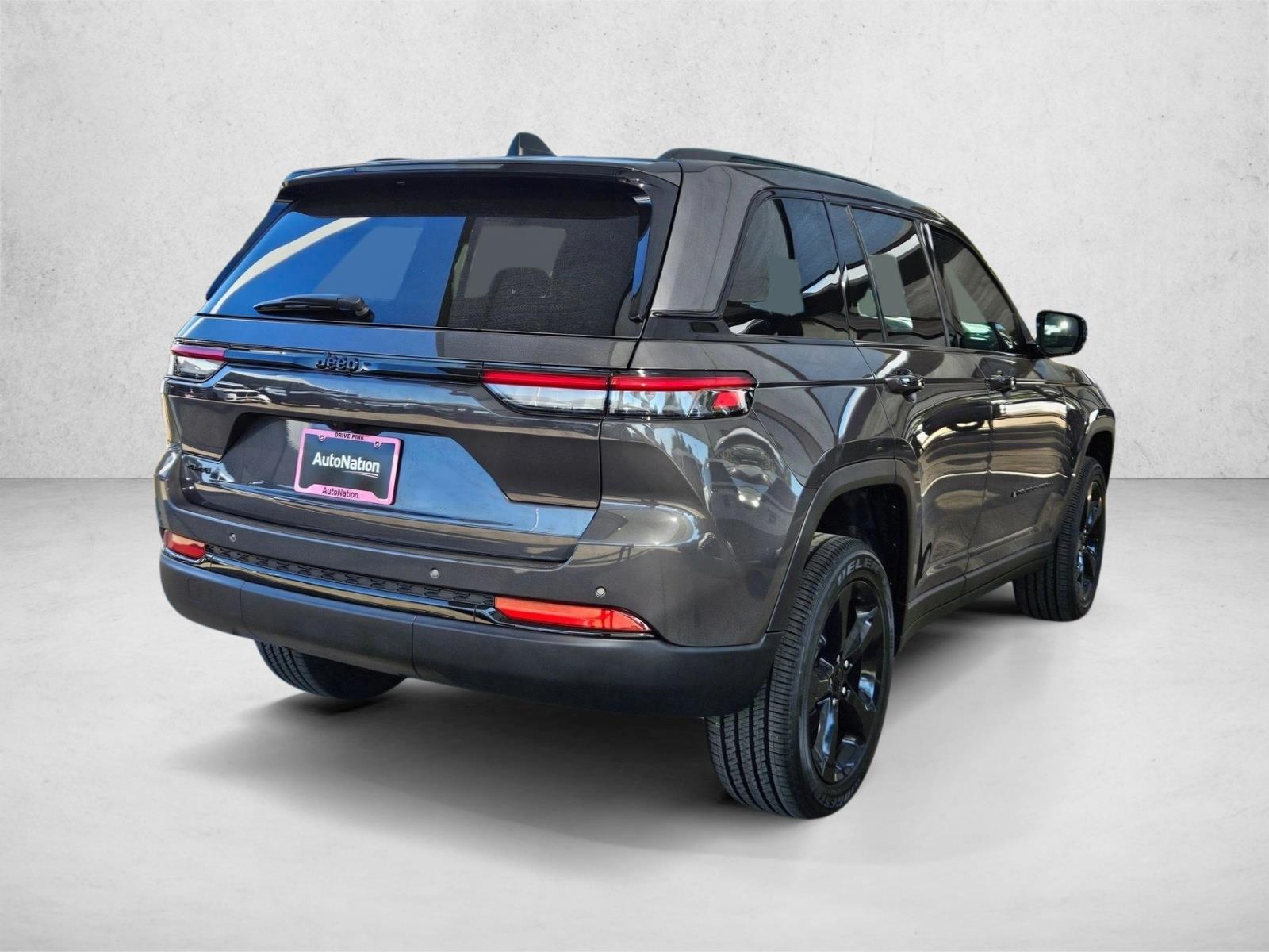 2025 Jeep Grand Cherokee Altitude X photo 2