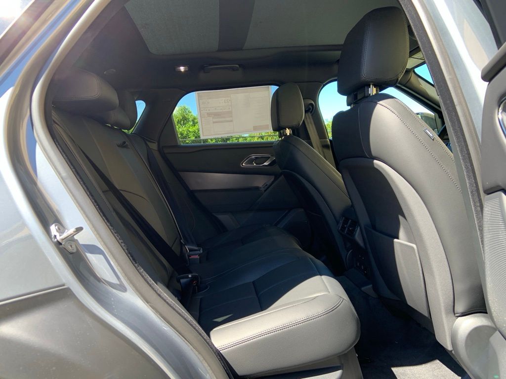 2026 Land Rover Range Rover Velar SE photo 17