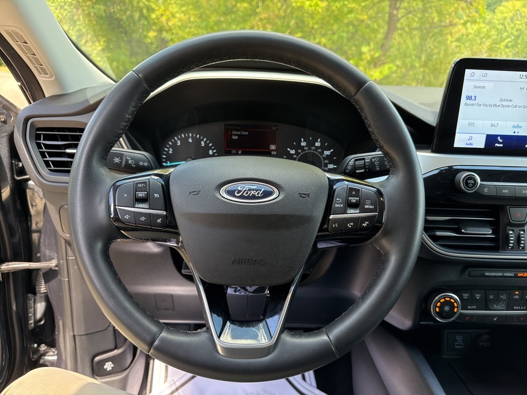 2022 Ford Escape SE photo 17