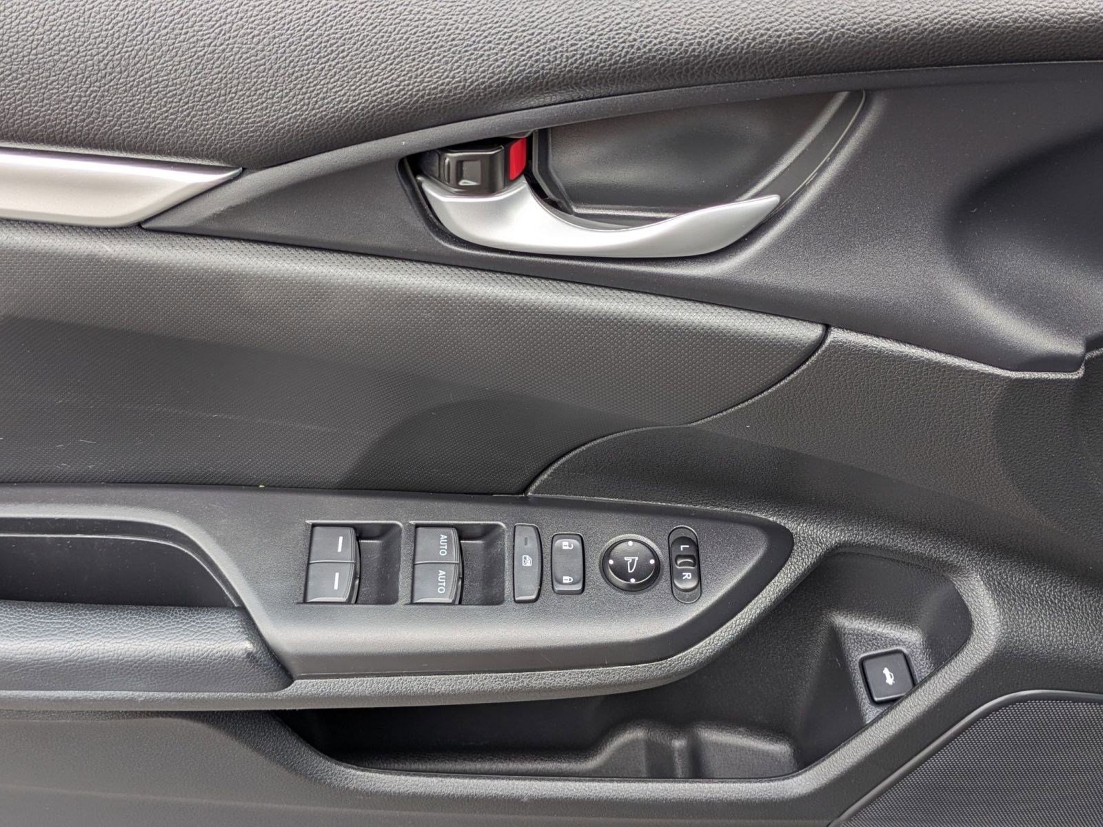 2019 Honda Civic Sport photo 2