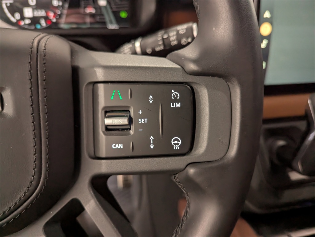 2023 Land Rover Defender 110 photo 18