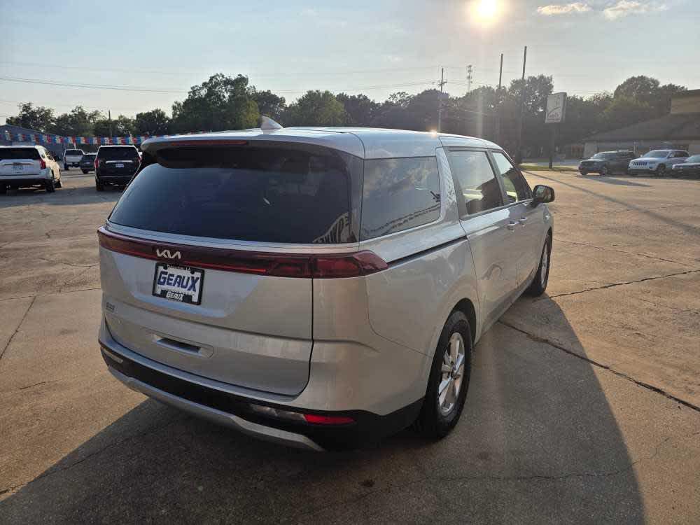 2023 Kia Carnival LX photo 5