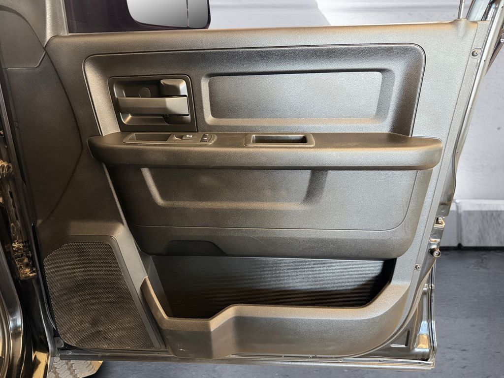2022 Ram 2500 Tradesman photo 14