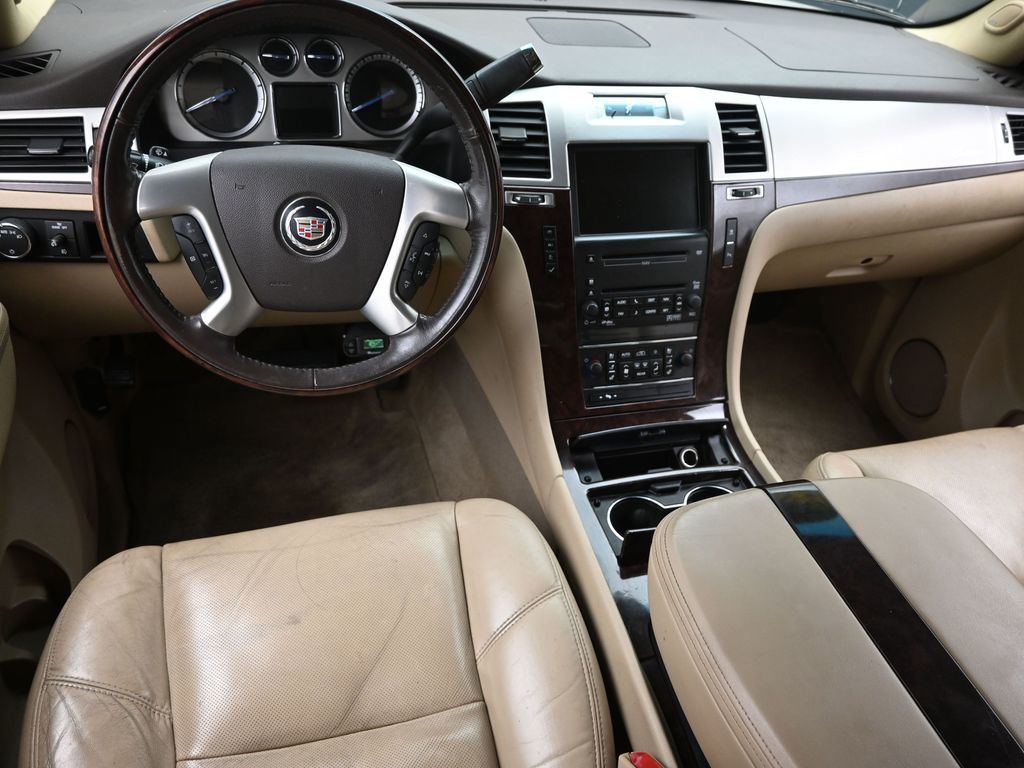 2010 Cadillac Escalade Base photo 11