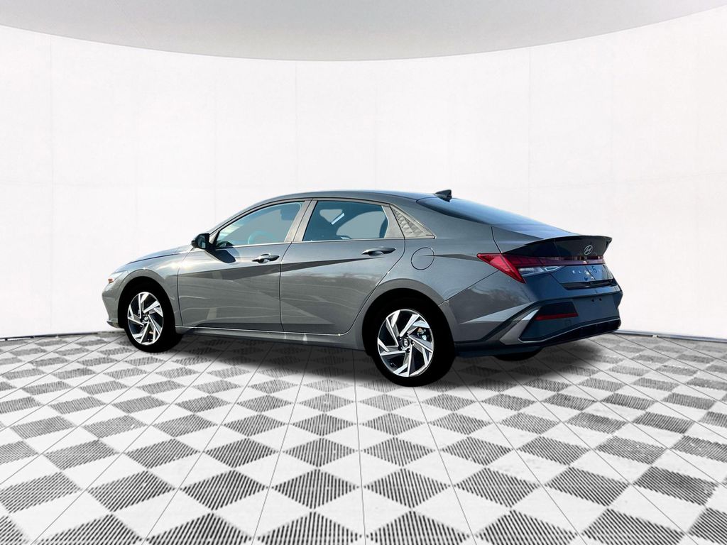 2025 Hyundai Elantra Hybrid SEL Sport photo 4