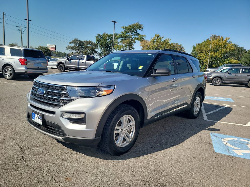 2022 Ford Explorer XLT photo 6