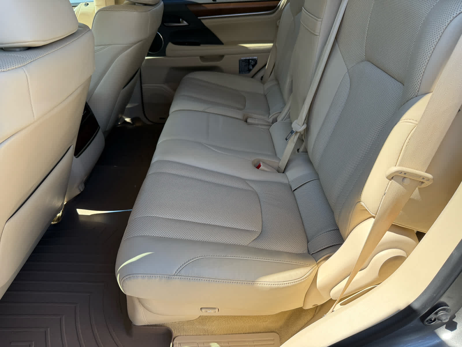 2021 Lexus LX 570 photo 11