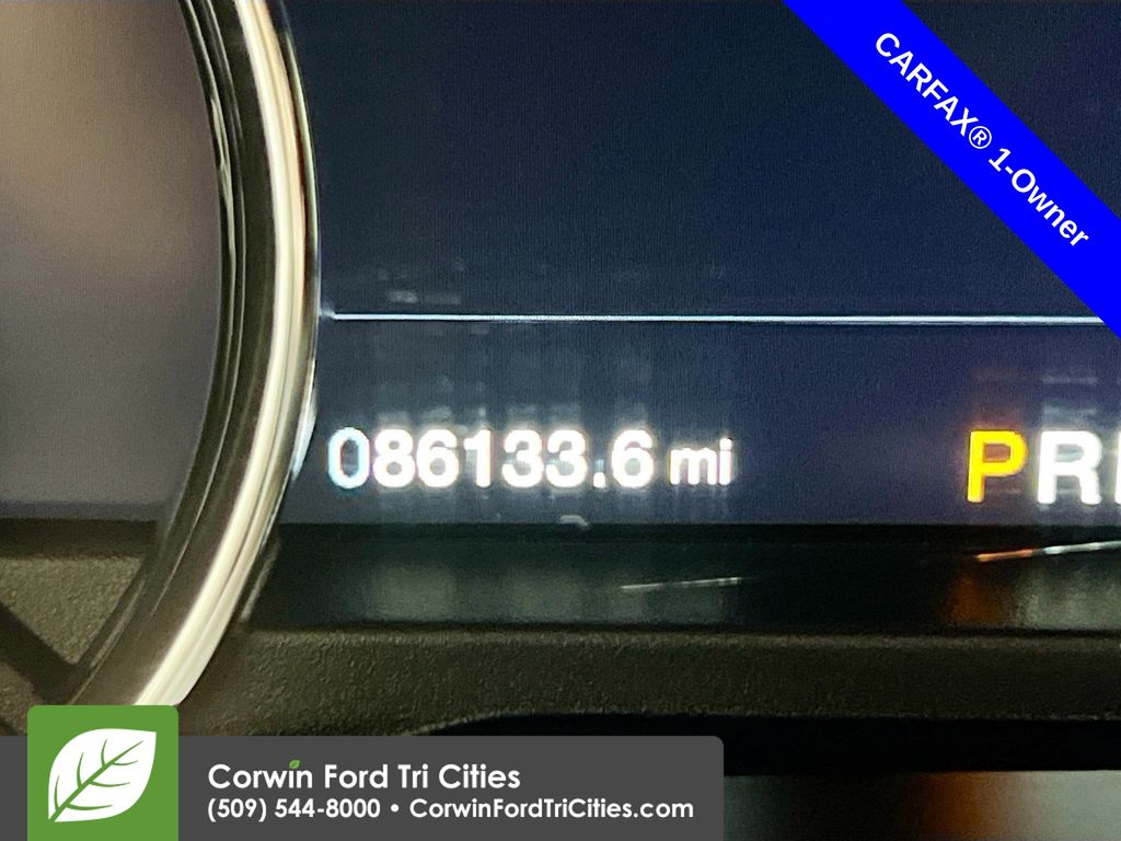 2017 Ford F-150 Platinum photo 2