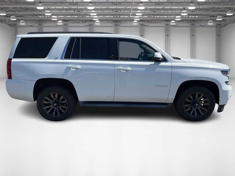 2015 Chevrolet Tahoe LT photo 4