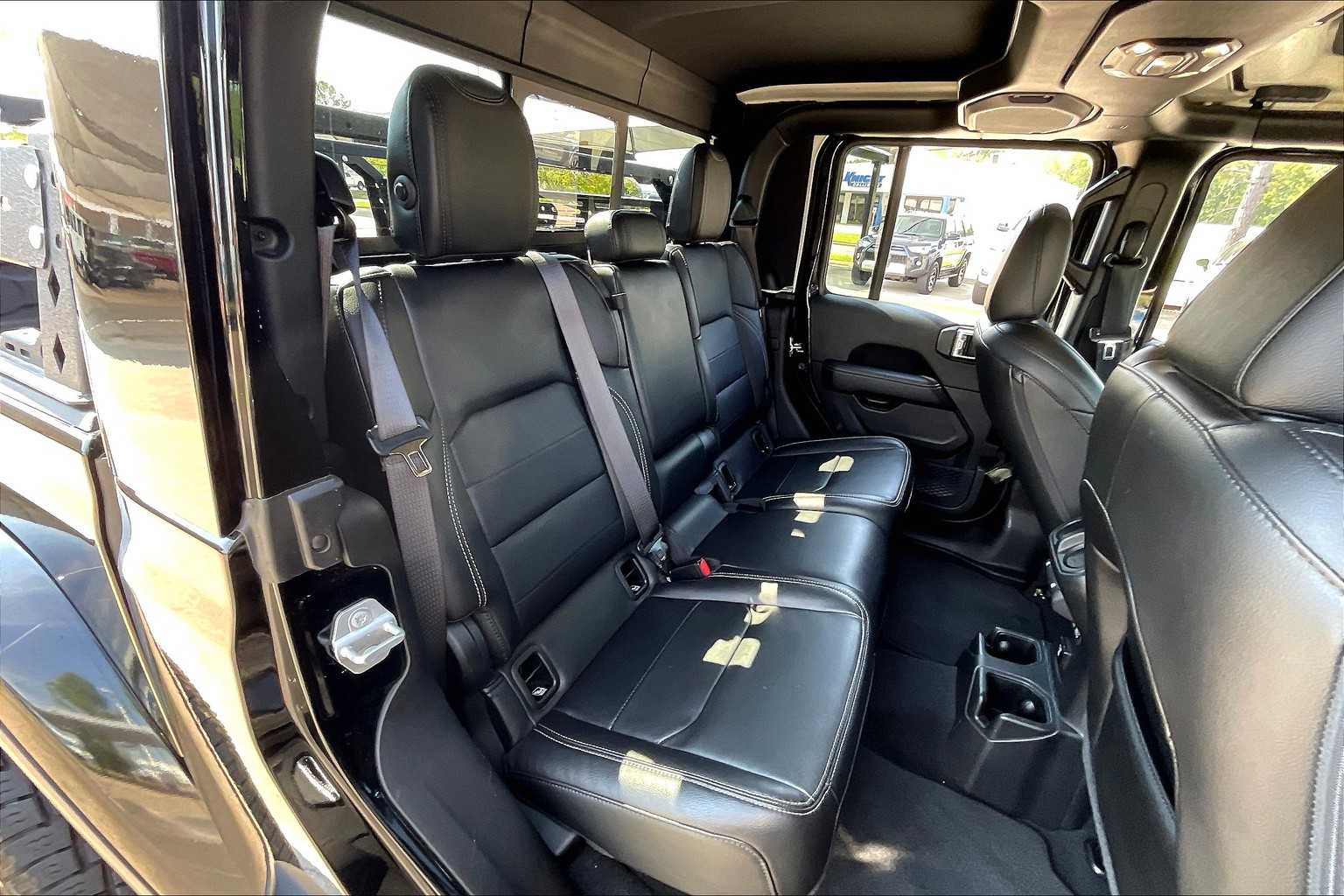 2021 Jeep Gladiator Overland photo 17