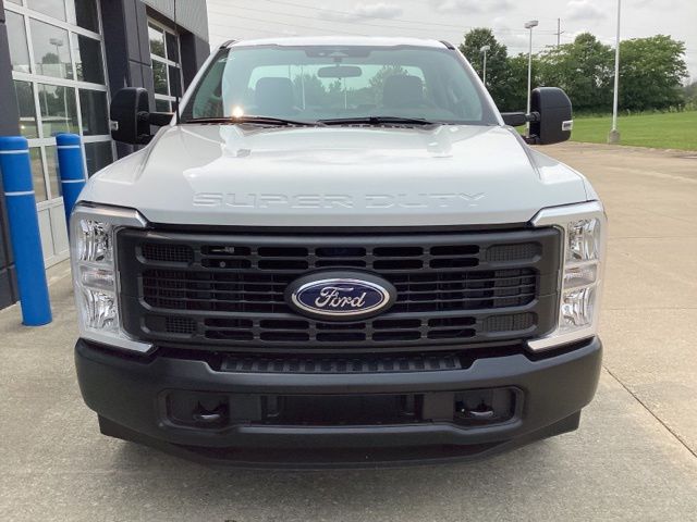 2023 Ford F-250 XL photo 3