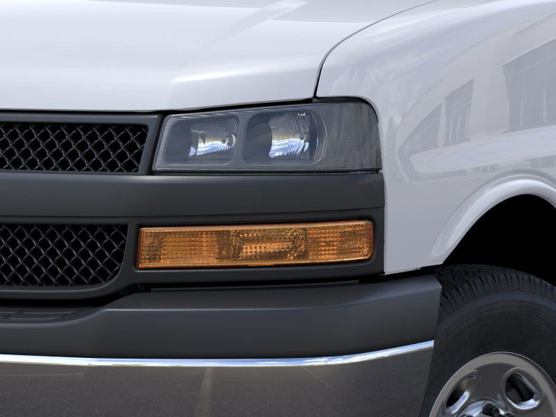 2025 Chevrolet Express Cutaway 3500 photo 9
