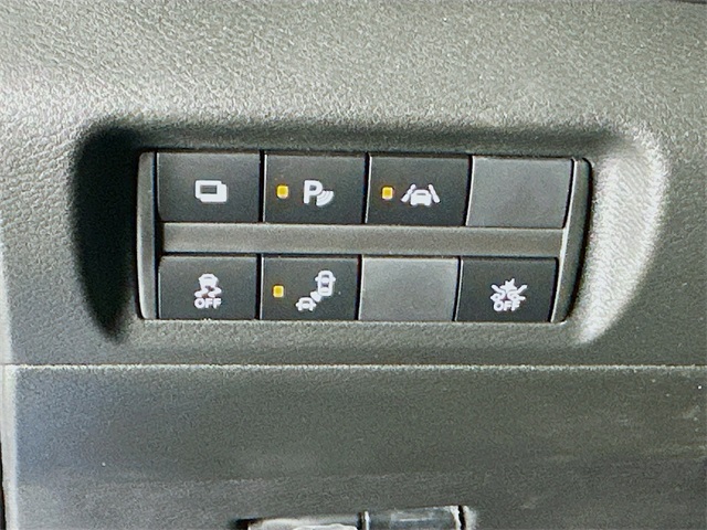 2025 Nissan Kicks Play S photo 11