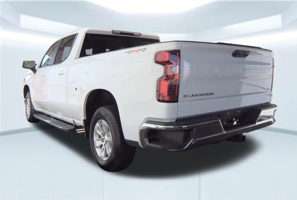 2023 Chevrolet Silverado 1500 LT photo 4