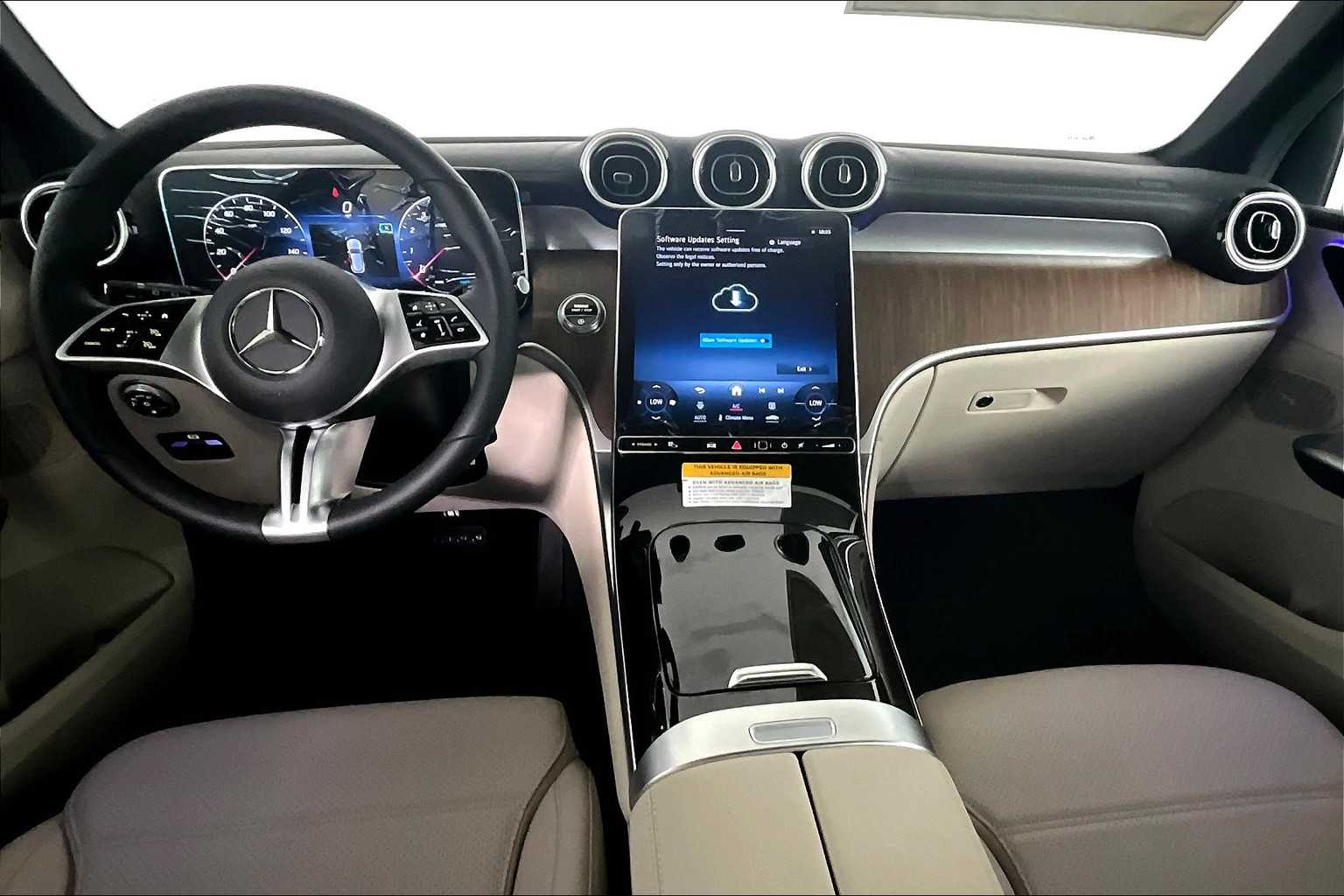 2024 Mercedes Benz GLC 300 4MATIC photo 8